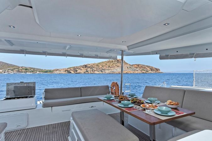 Fountaine Pajot Tanna 47 | Helidoni