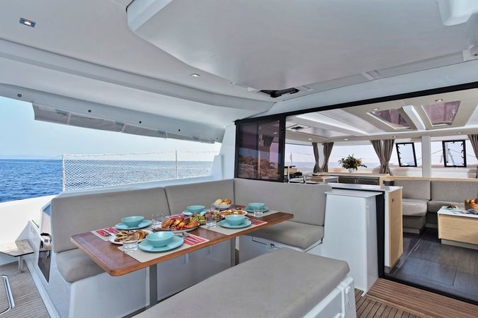 Fountaine Pajot Tanna 47 | Helidoni