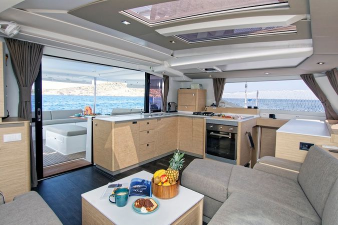 Fountaine Pajot Tanna 47 | Helidoni