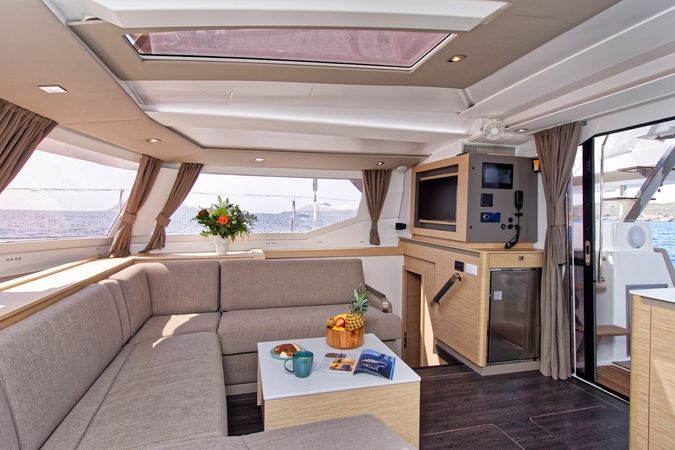 Fountaine Pajot Tanna 47 | Helidoni