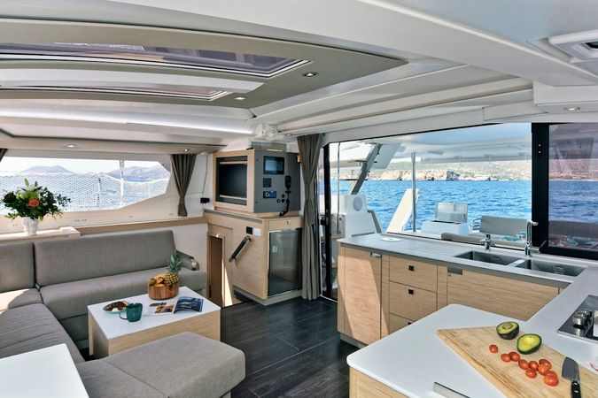 Fountaine Pajot Tanna 47 | Helidoni