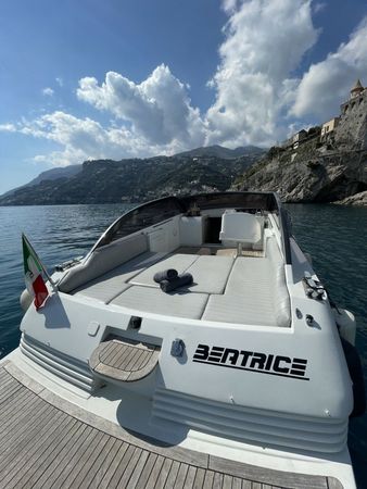 Pershing 33 | Beatrice