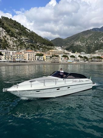 Pershing 33 | Beatrice