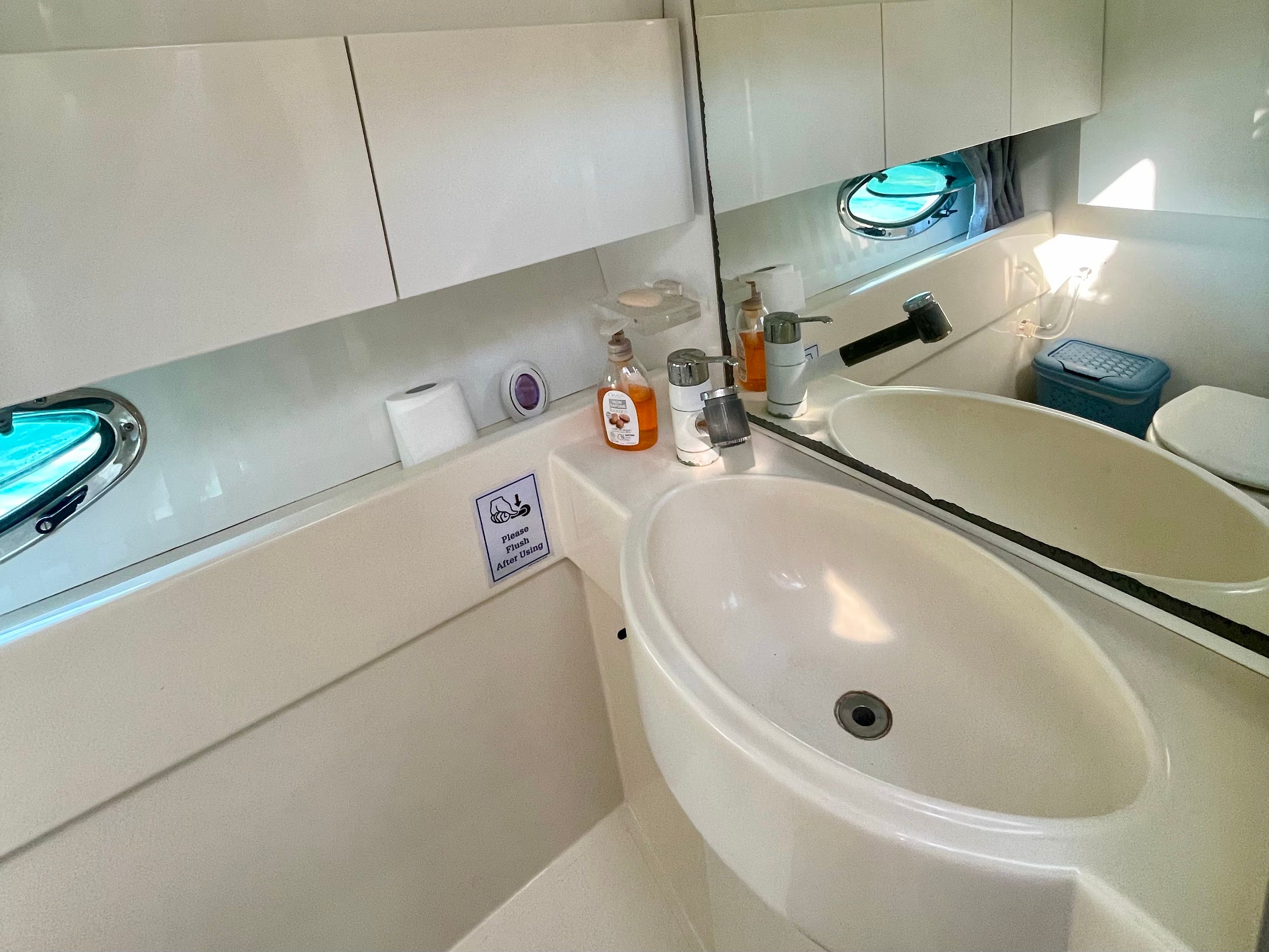 Pershing 33 | Beatrice