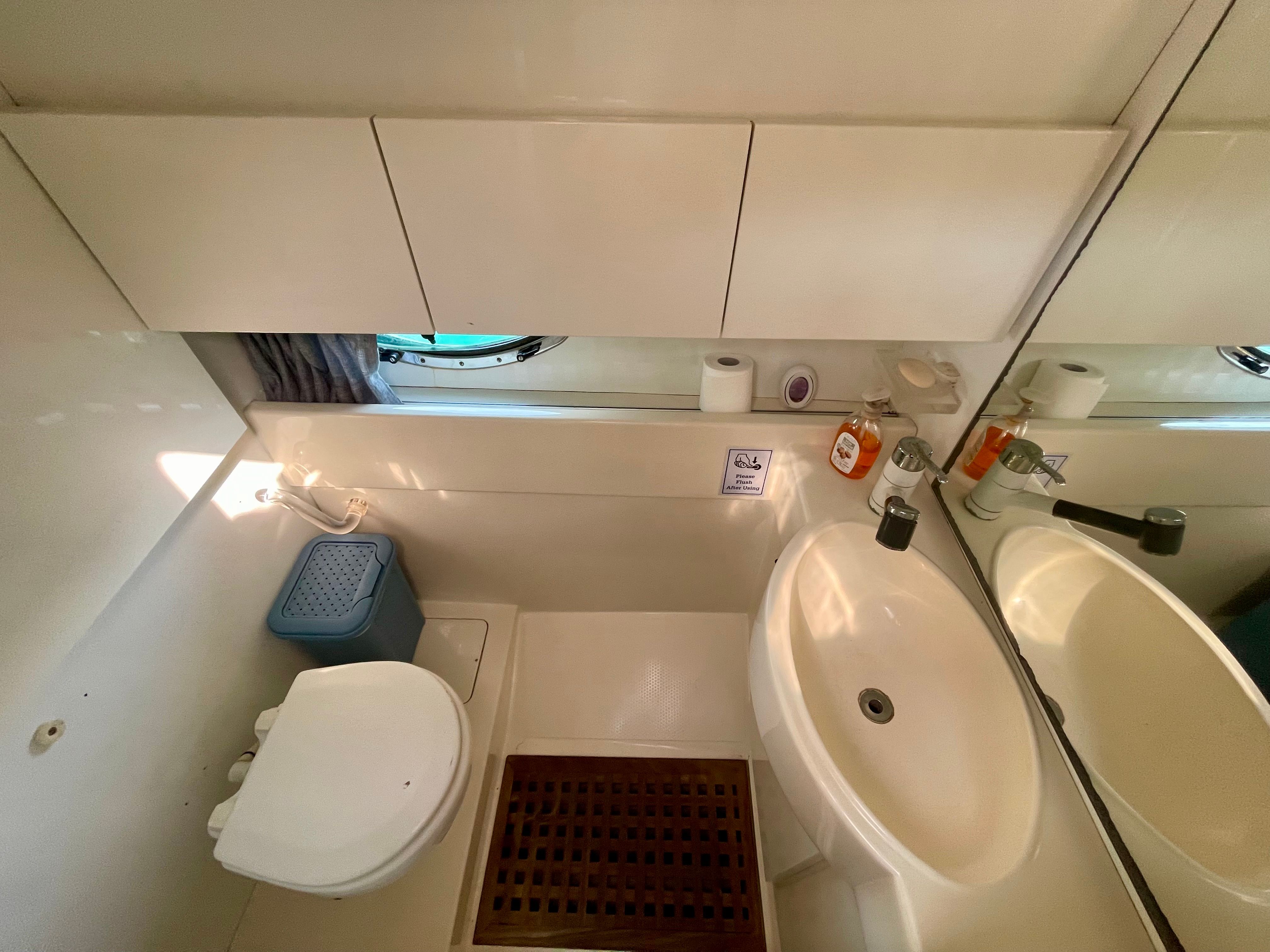 Pershing 33 | Beatrice