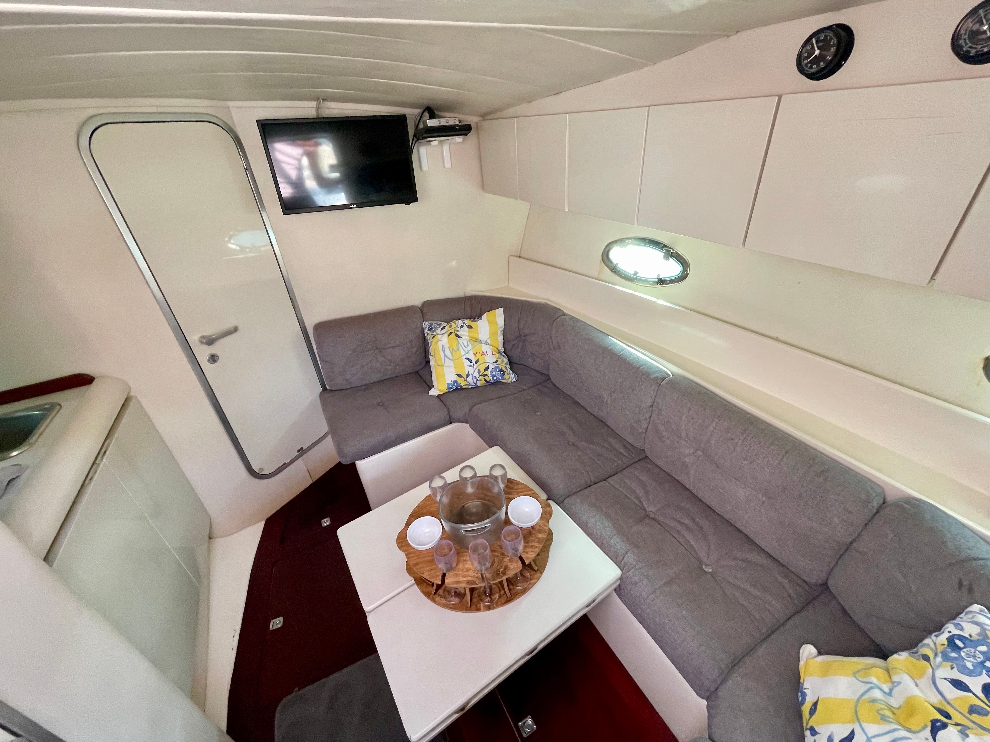 Pershing 33 | Beatrice