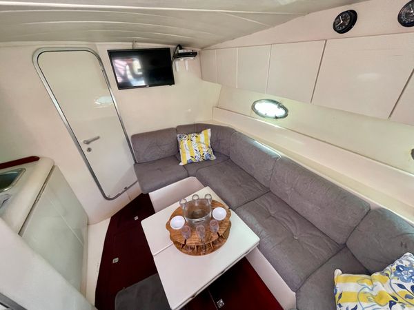 Pershing 33 | Beatrice