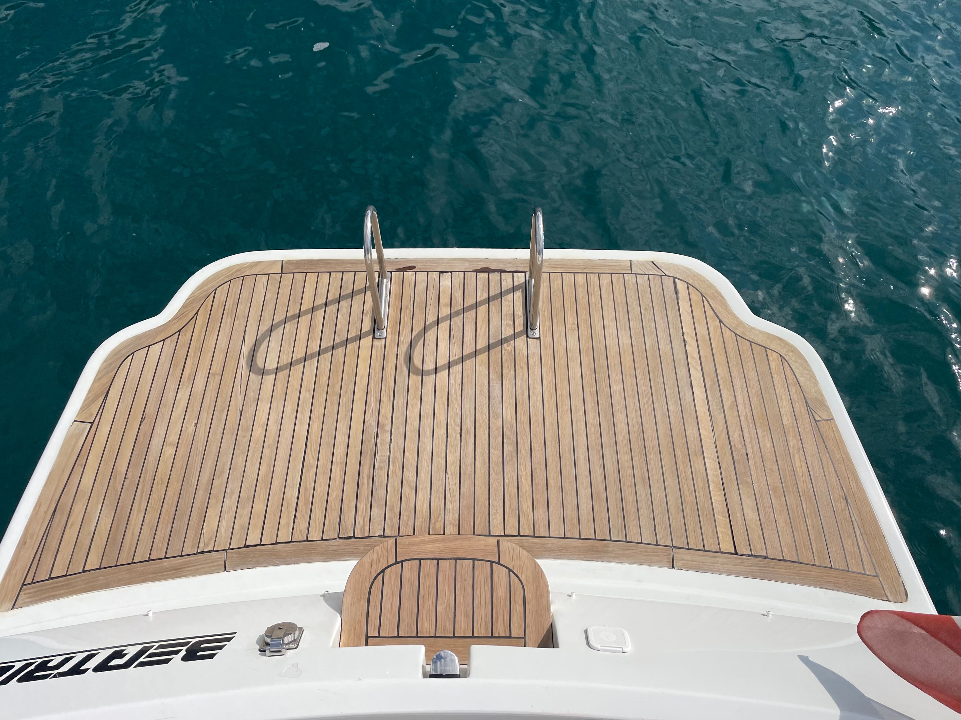 Pershing 33 | Beatrice