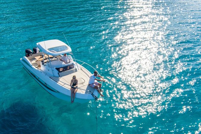 Beneteau Flyer 9 Sundeck | Incredible Too