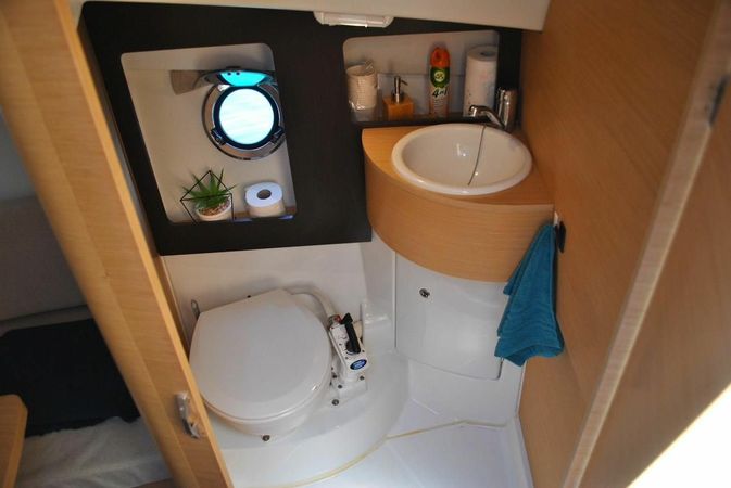 Beneteau Flyer 9 Sundeck | Incredible Too