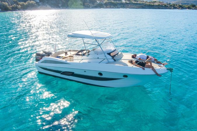 Beneteau Flyer 9 Sundeck | Incredible Too