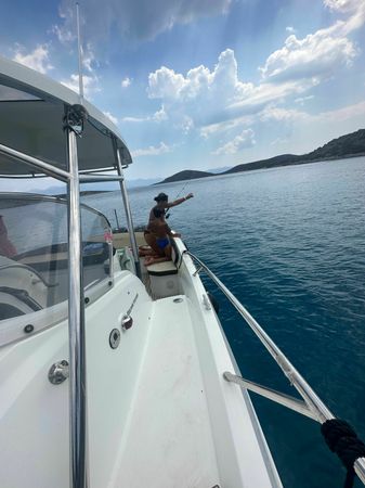 Beneteau Flyer 9 Sundeck | Incredible Too