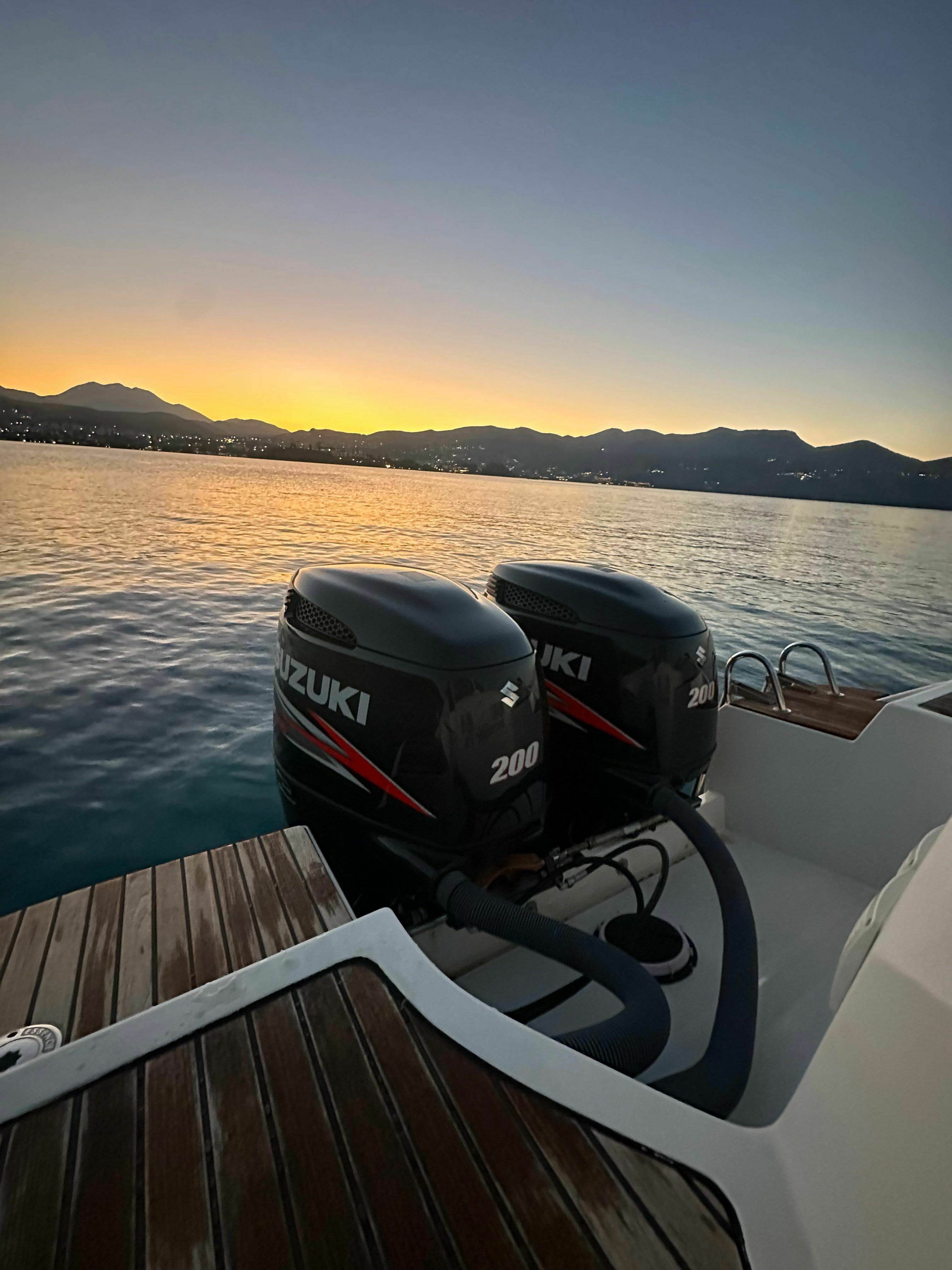 Beneteau Flyer 9 Sundeck | Incredible Too