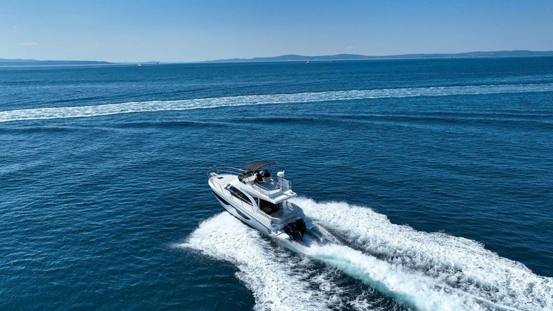 Beneteau Antares 11 Fly | Desiree