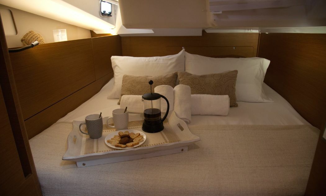 Jeanneau Sun Odyssey 440 | Crane