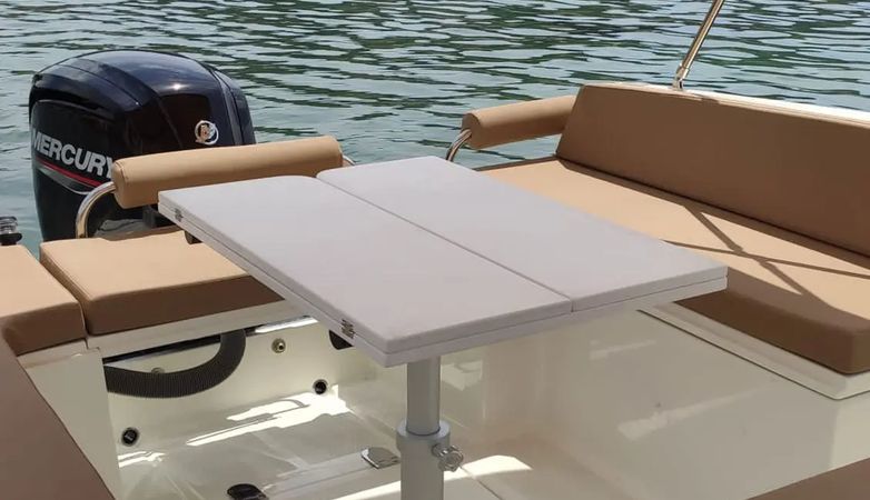 Nuva Yachts M6 | Focus