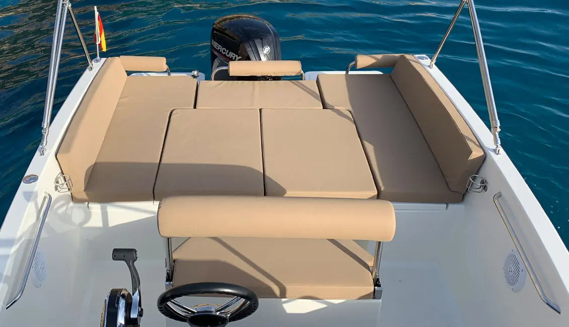 Nuva Yachts M6 | Focus