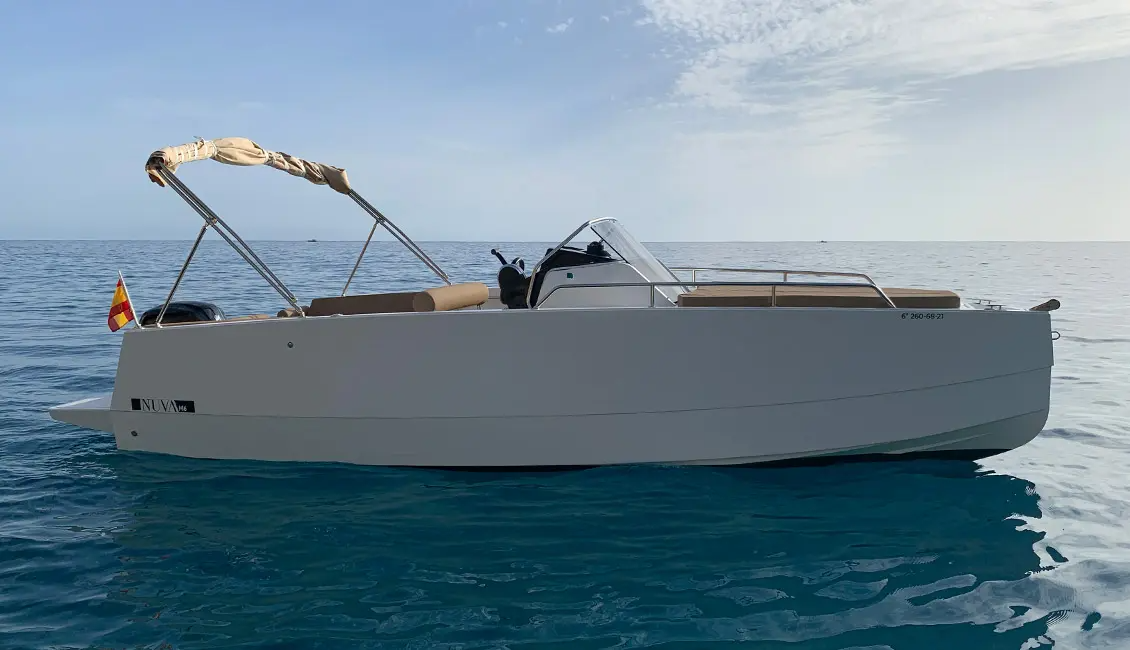 Nuva Yachts M6 | Focus
