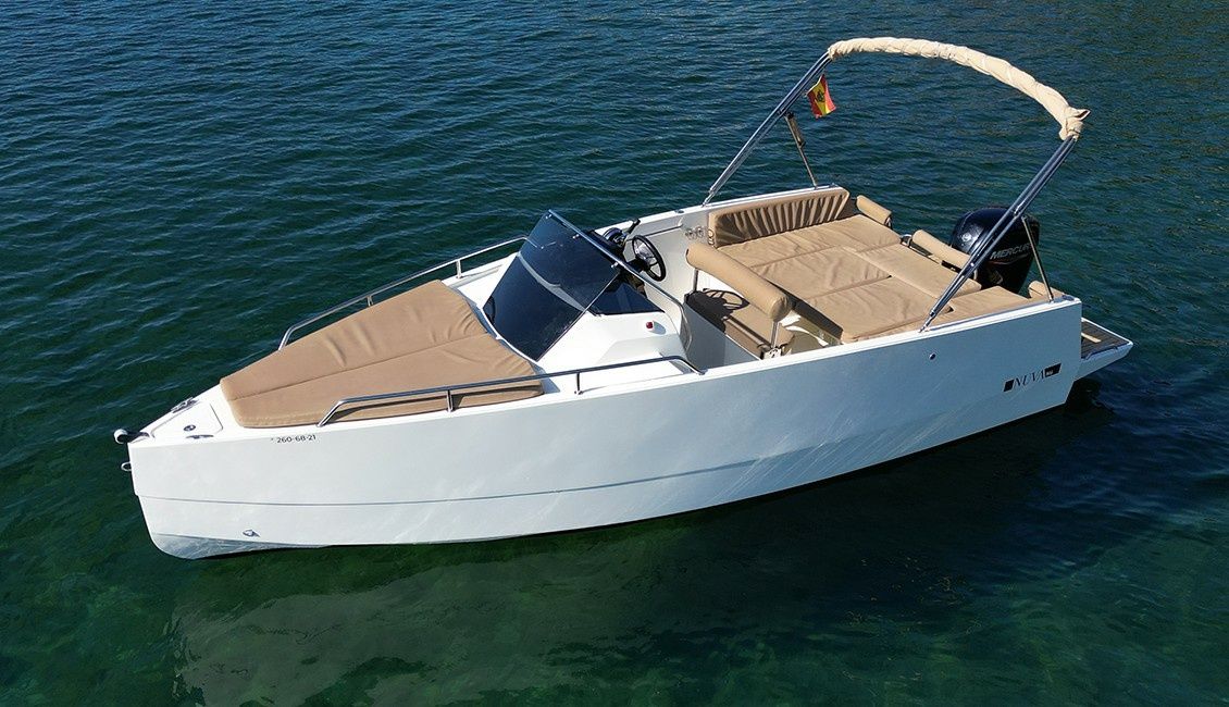Nuva Yachts M6 | Focus