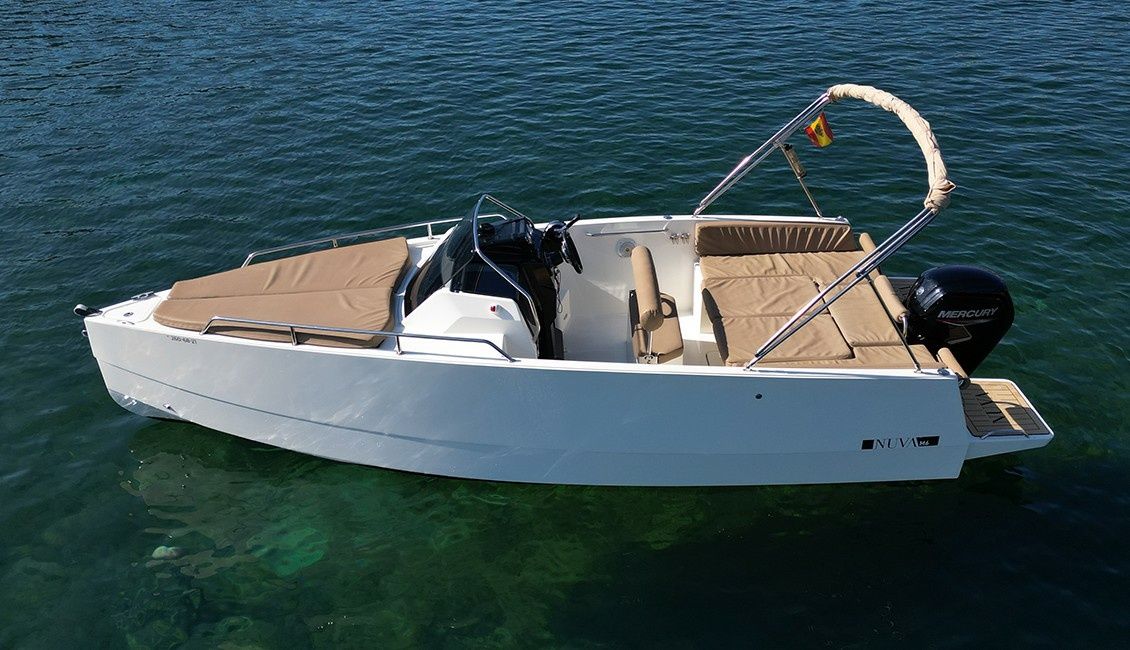 Nuva Yachts M6 | Focus