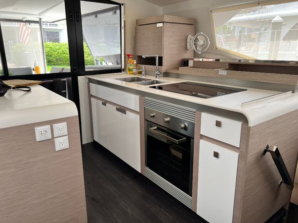 Fountaine Pajot Aura 51 | Amajen