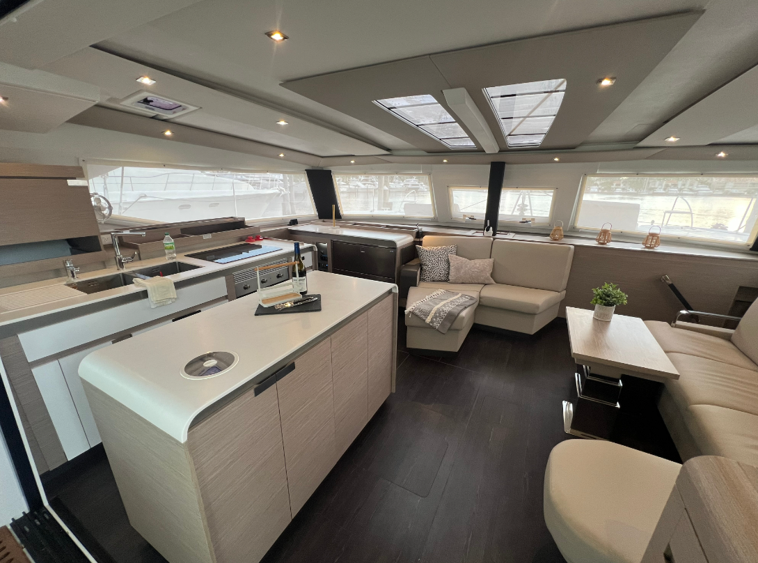 Fountaine Pajot Aura 51 | Amajen