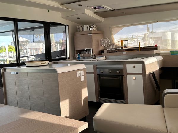 Fountaine Pajot Aura 51 | Amajen