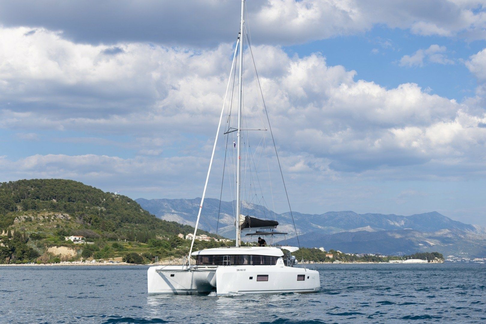 Lagoon 42 | Aventus