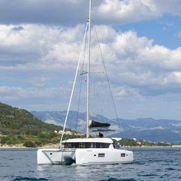 Lagoon 42 | Aventus