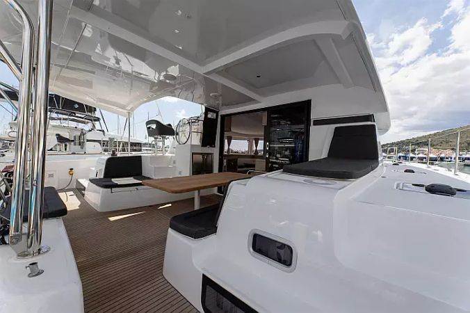 Lagoon 42 | Aventus