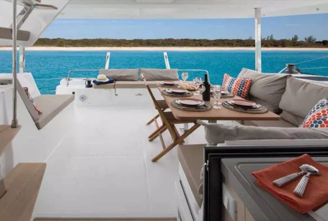 Fountaine Pajot Lucia 40 | Stella Luna