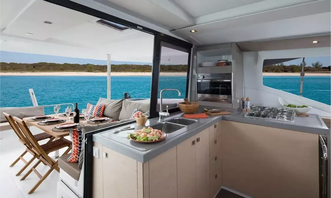 Fountaine Pajot Lucia 40 | Stella Luna