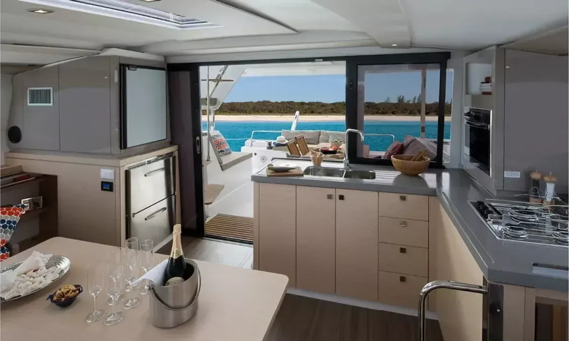 Fountaine Pajot Lucia 40 | Stella Luna