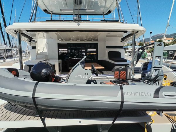 Lagoon 55 | Tri Wing