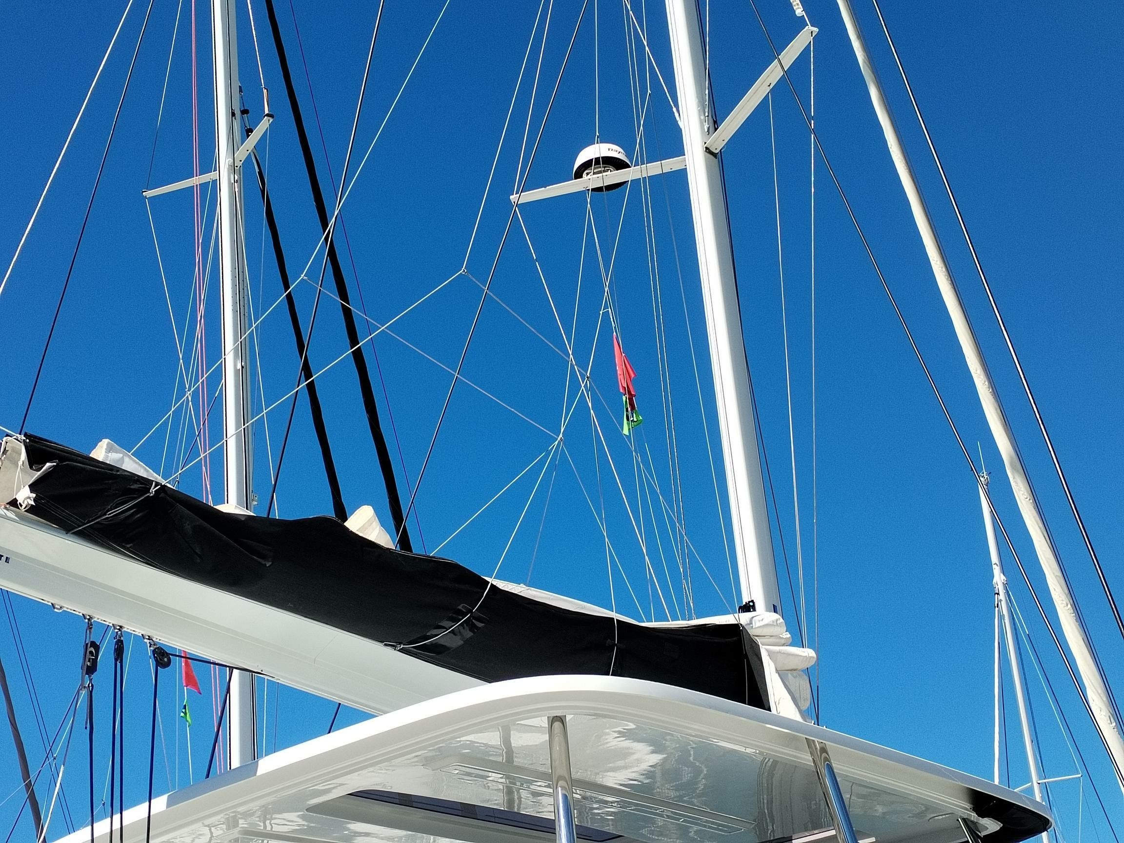 Lagoon 55 | Tri Wing