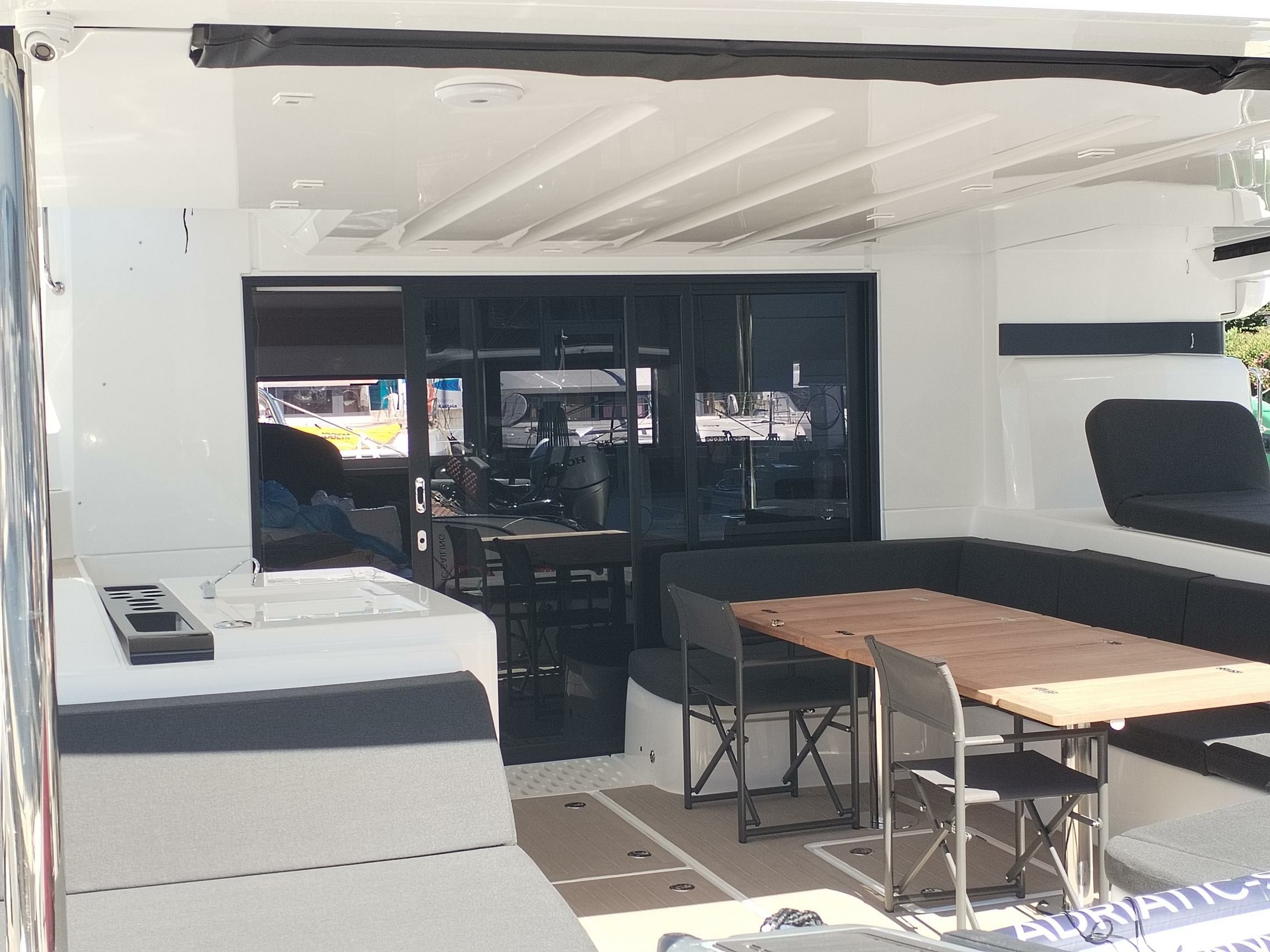 Lagoon 55 | Tri Wing