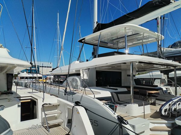 Lagoon 55 | Tri Wing