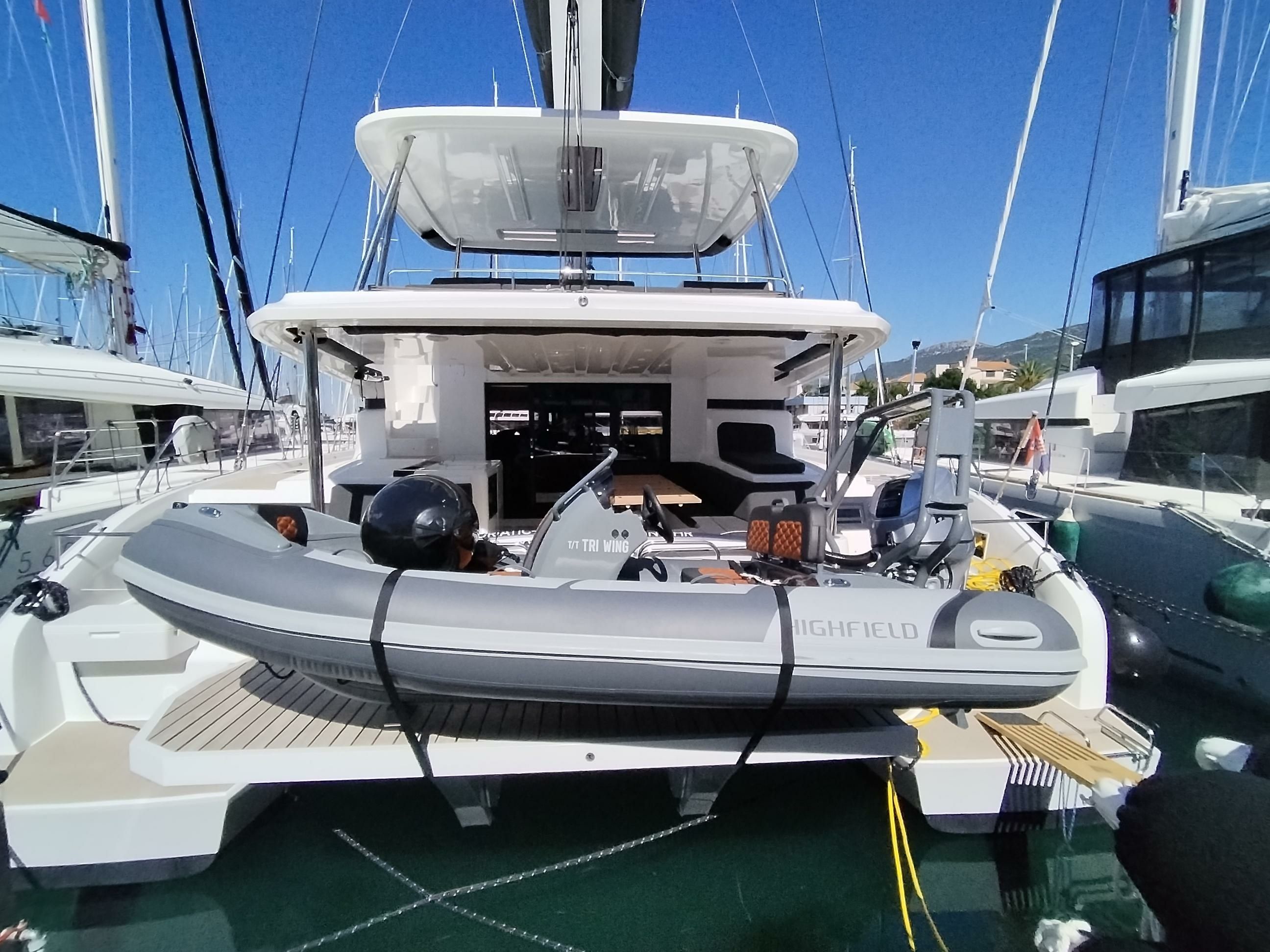 Lagoon 55 | Tri Wing