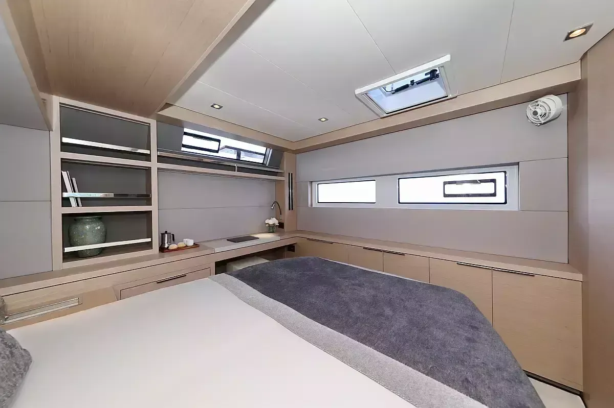 Lagoon 55 | Tri Wing