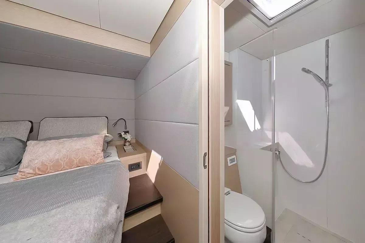 Lagoon 55 | Tri Wing