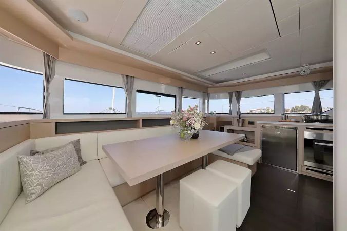 Lagoon 55 | Tri Wing