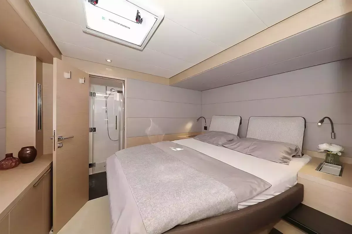 Lagoon 55 | Tri Wing