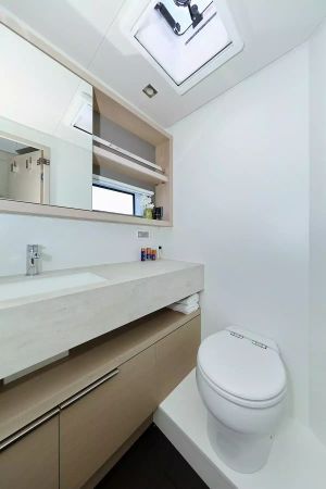 Lagoon 55 | Tri Wing