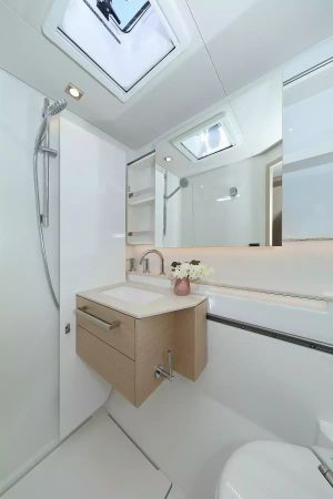 Lagoon 55 | Tri Wing