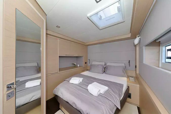 Lagoon 55 | Tri Wing