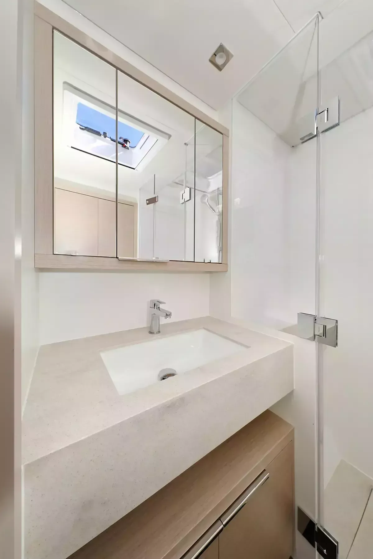 Lagoon 55 | Tri Wing