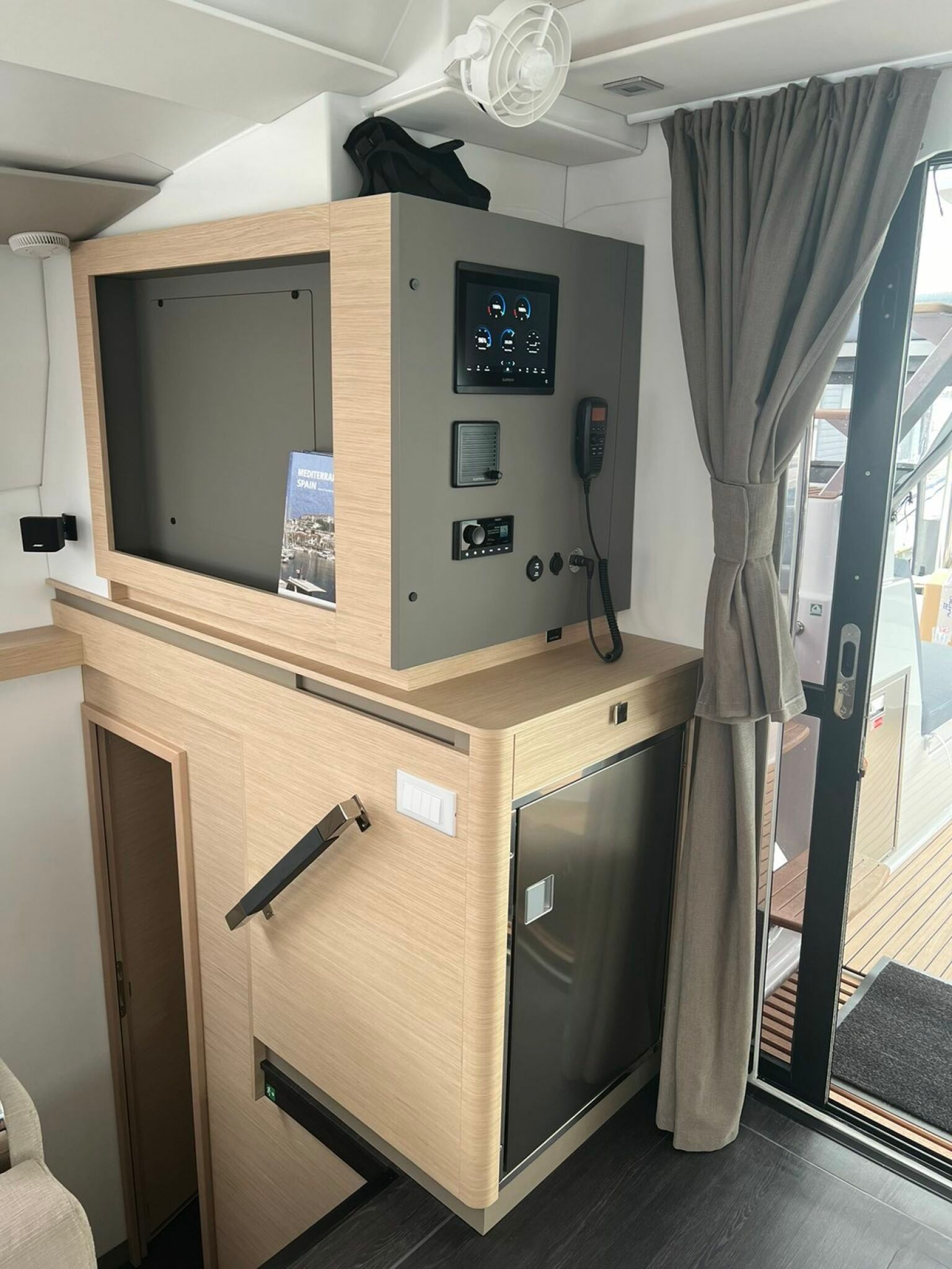 Fountaine Pajot Tanna 47 | Dione