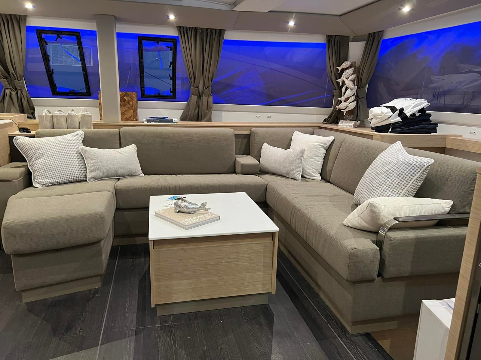 Fountaine Pajot Tanna 47 | Dione