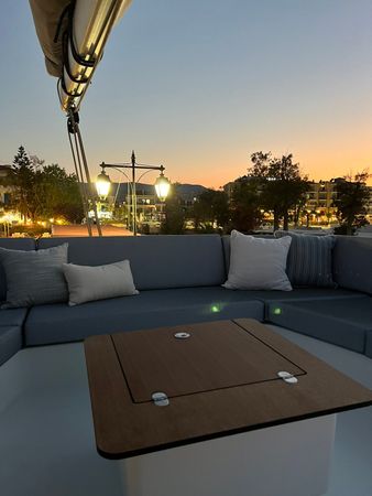 Fountaine Pajot Tanna 47 | Dione