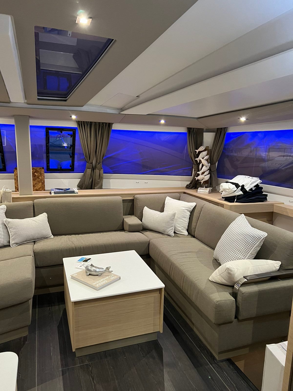 Fountaine Pajot Tanna 47 | Dione